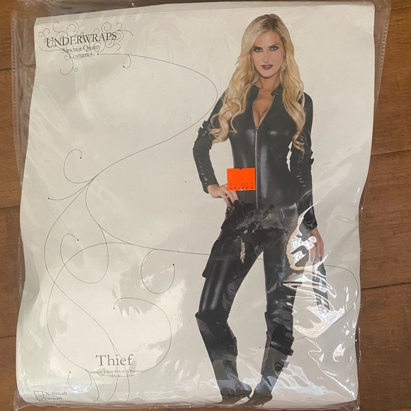 New Adult Thief Costume Black Suit: Suit, belt, puches, and mask - Picture 1 of 1